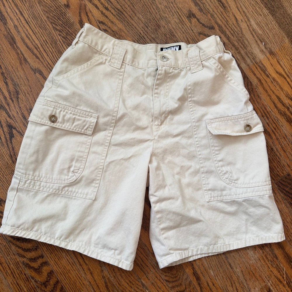 Vintage Y2K DKNY Beige Cargo safari Shorts - size 27